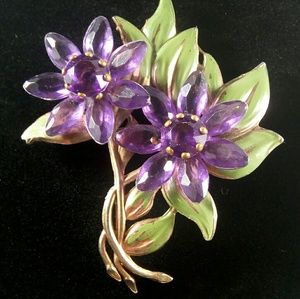 3D Vintage Brooch "Amethyst" Flowers w/ Leaves
